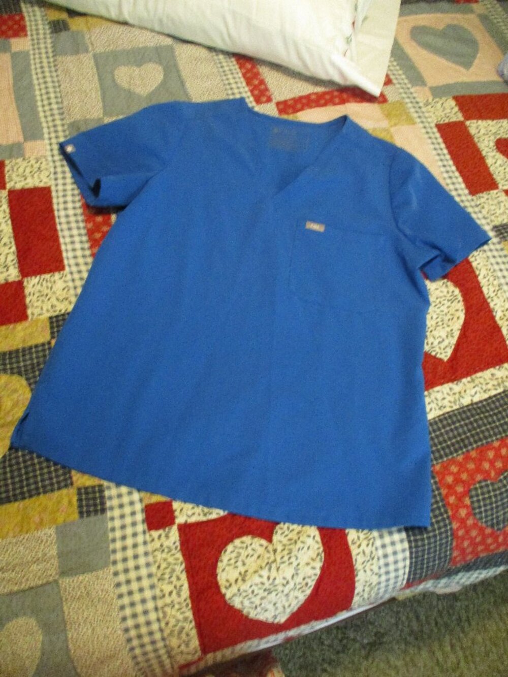 FIGS Technical Collection Royal Blue V-Neck Short Sleeve Scrub Top Womens Large - Picture 1 of 5